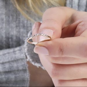 14k Solid White Gold Curved Diamond Ring